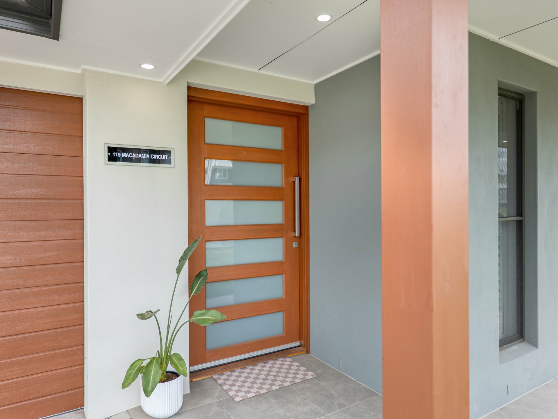 119 Macadamia Circuit — photo 2 of 25