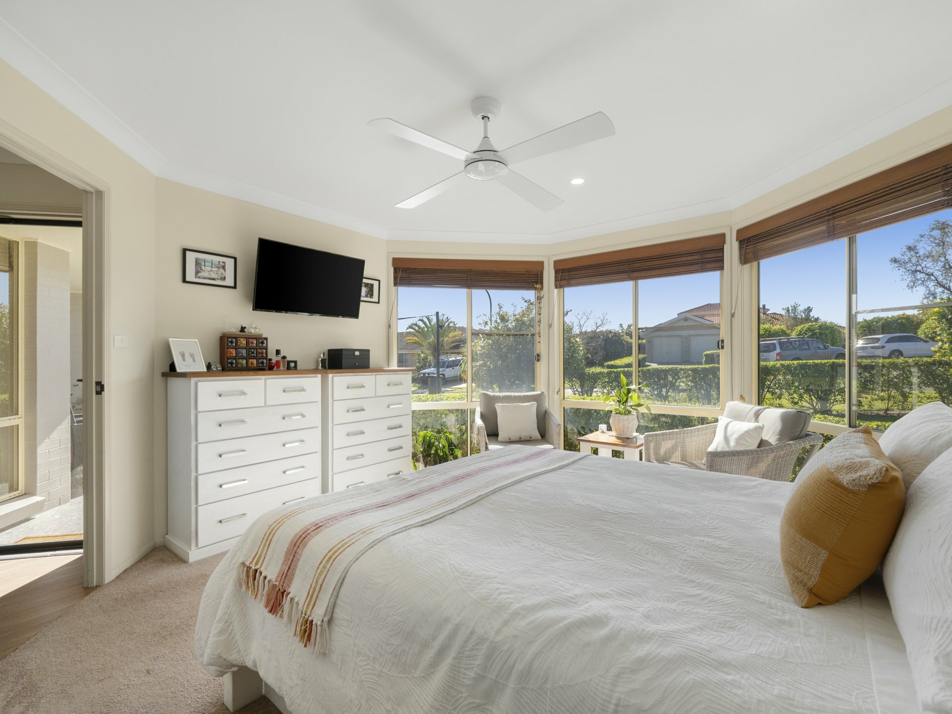 4 Plimsoll Close — photo 11 of 27