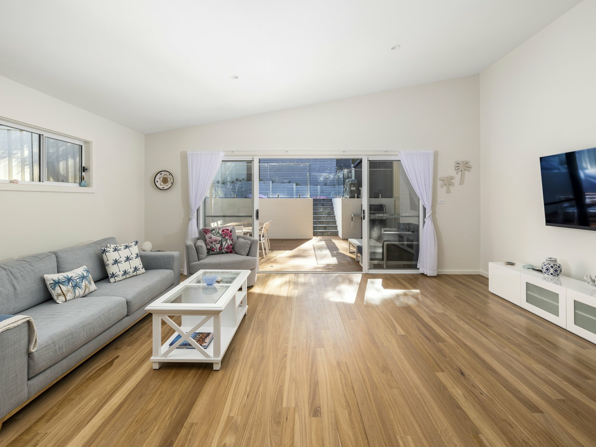 15 Yoolarai Crescent — photo 6 of 29