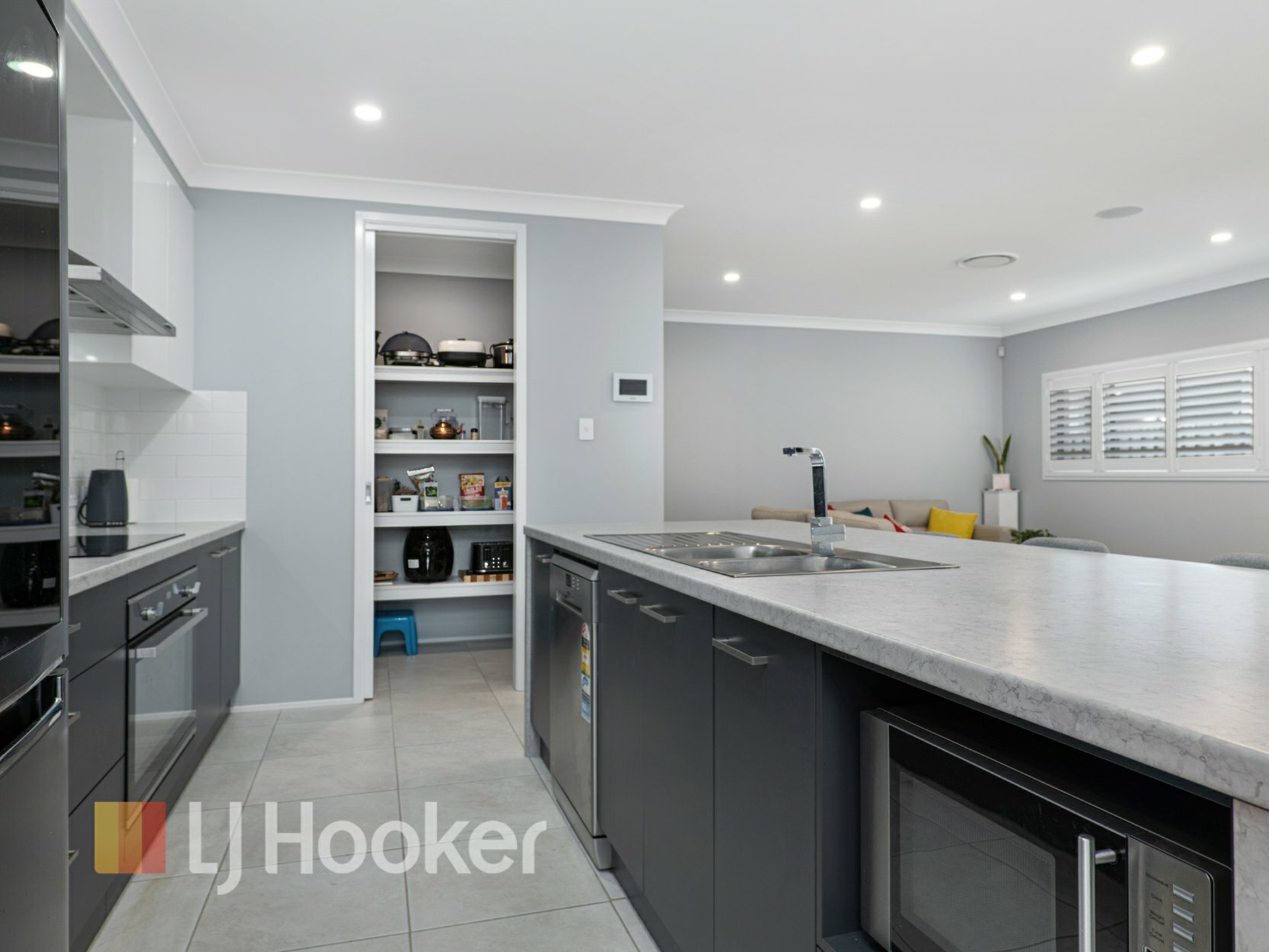 21 Portmarnock Close — photo 2 of 21
