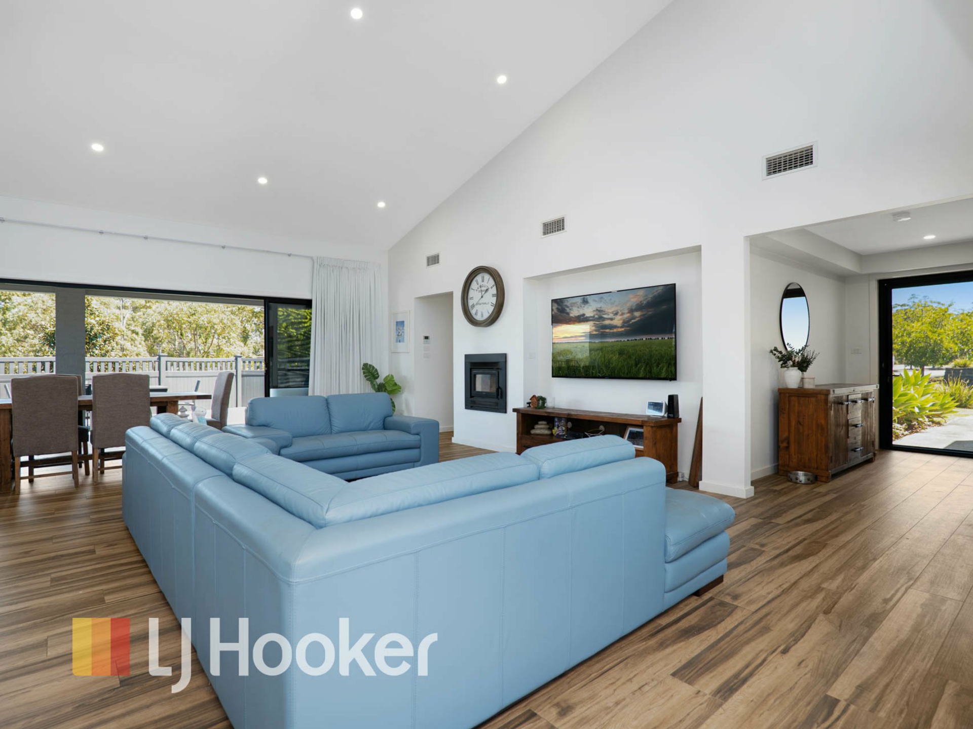 3 Lakewood Drive — photo 10 of 29
