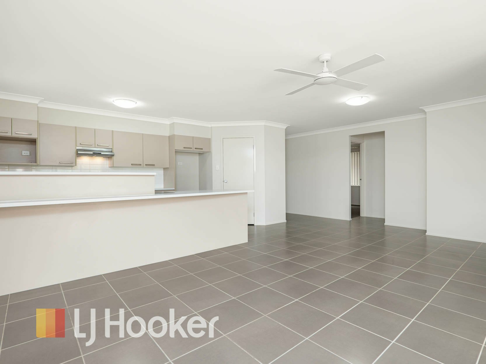 27 Carnoustie Way — photo 4 of 18