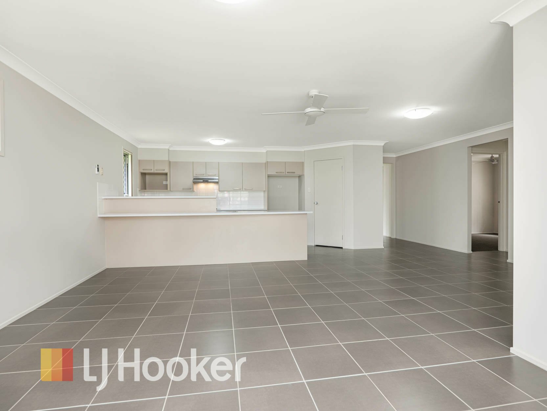 27 Carnoustie Way — photo 5 of 18
