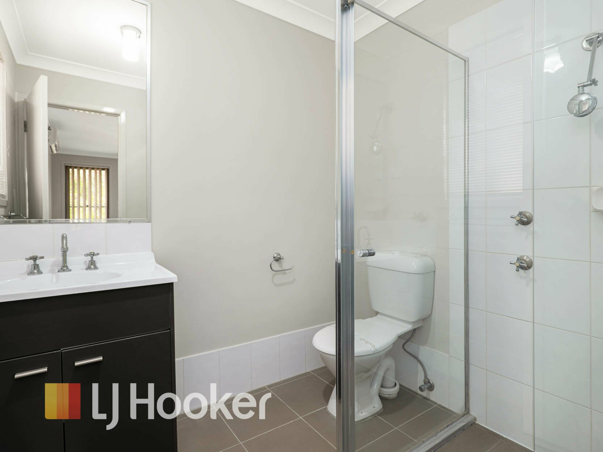 27 Carnoustie Way — photo 9 of 18