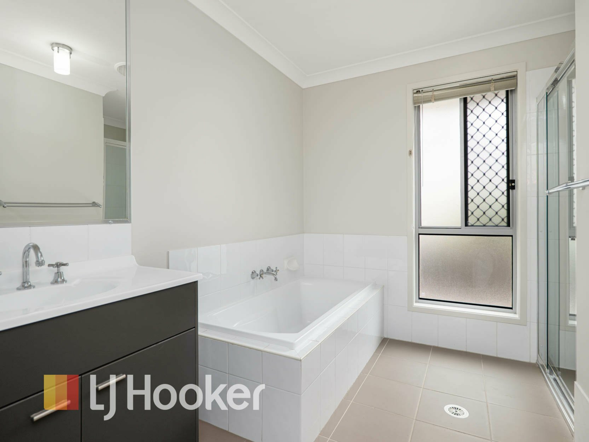 27 Carnoustie Way — photo 10 of 18