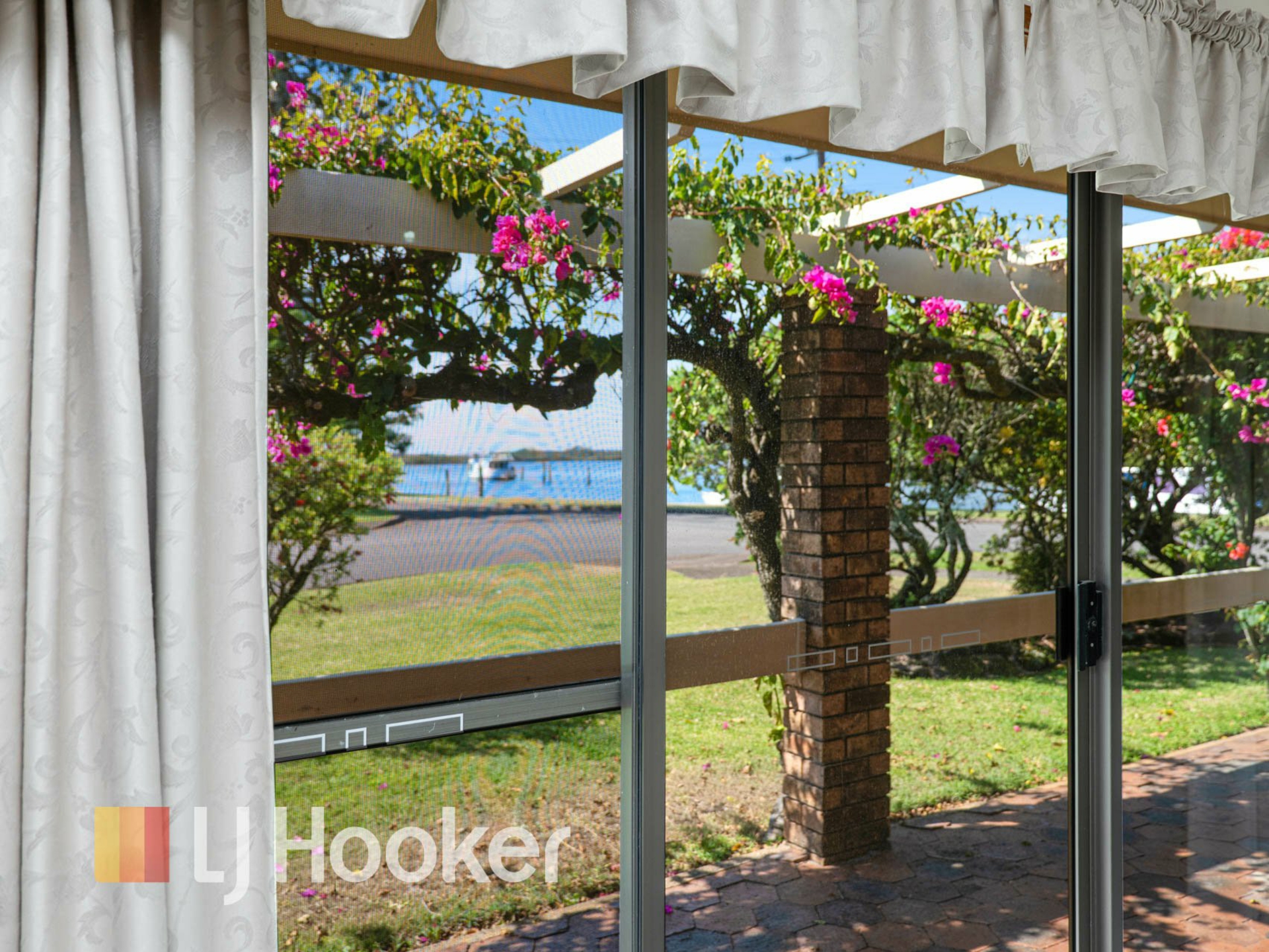 29 Marine Drive — photo 5 of 23
