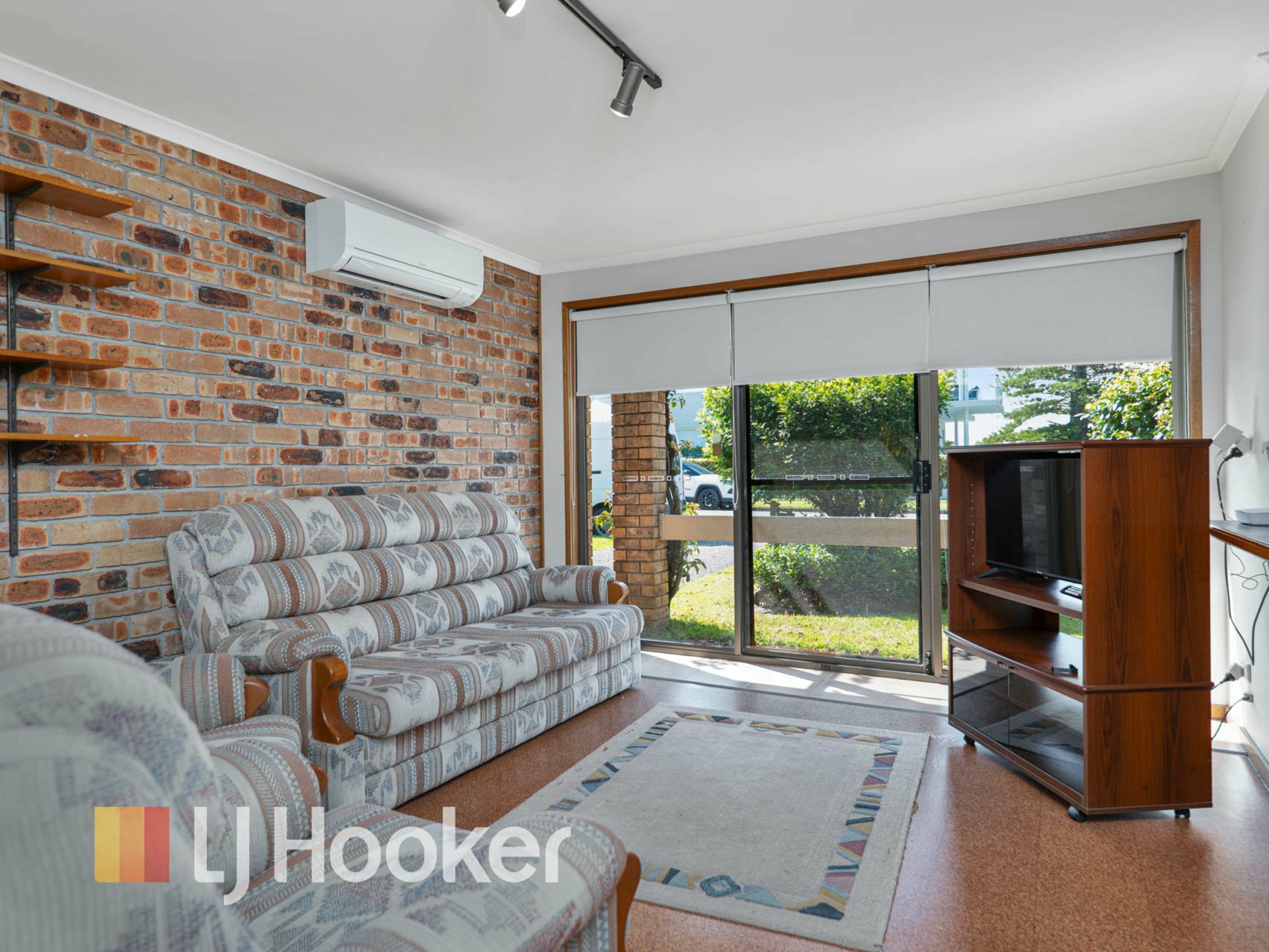 29 Marine Drive — photo 9 of 23