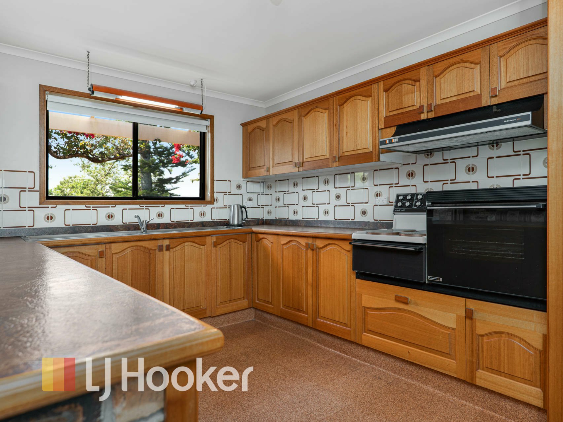 29 Marine Drive — photo 10 of 23