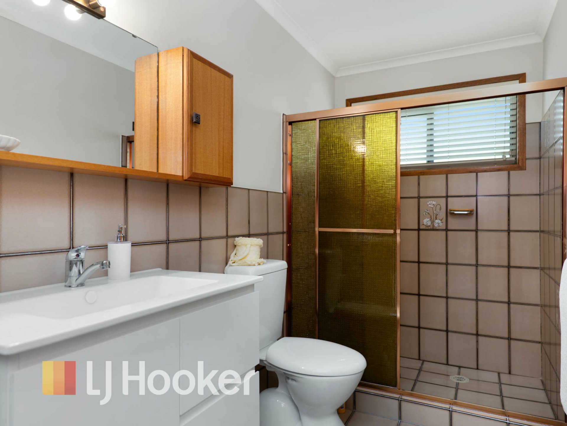29 Marine Drive — photo 14 of 23