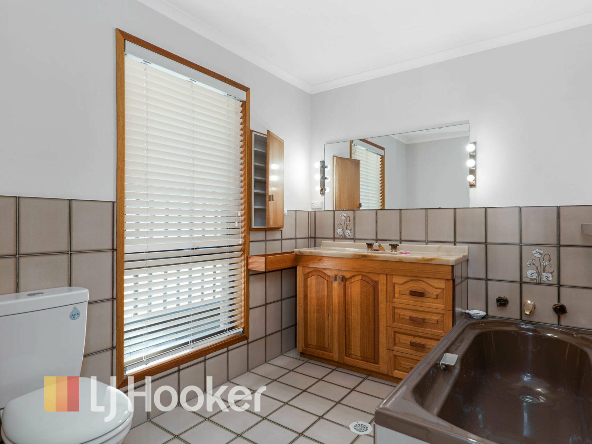 29 Marine Drive — photo 15 of 23