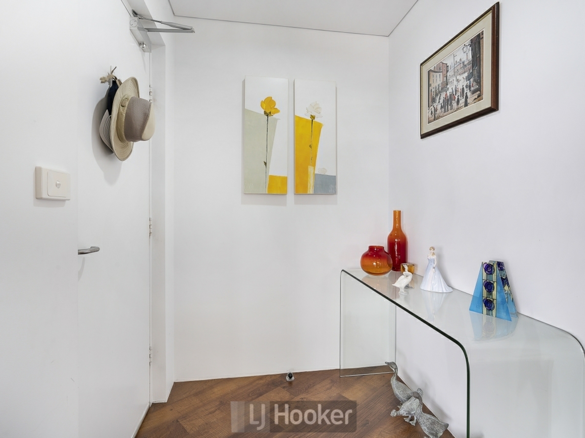 15/100 Brighton Avenue, TORONTO