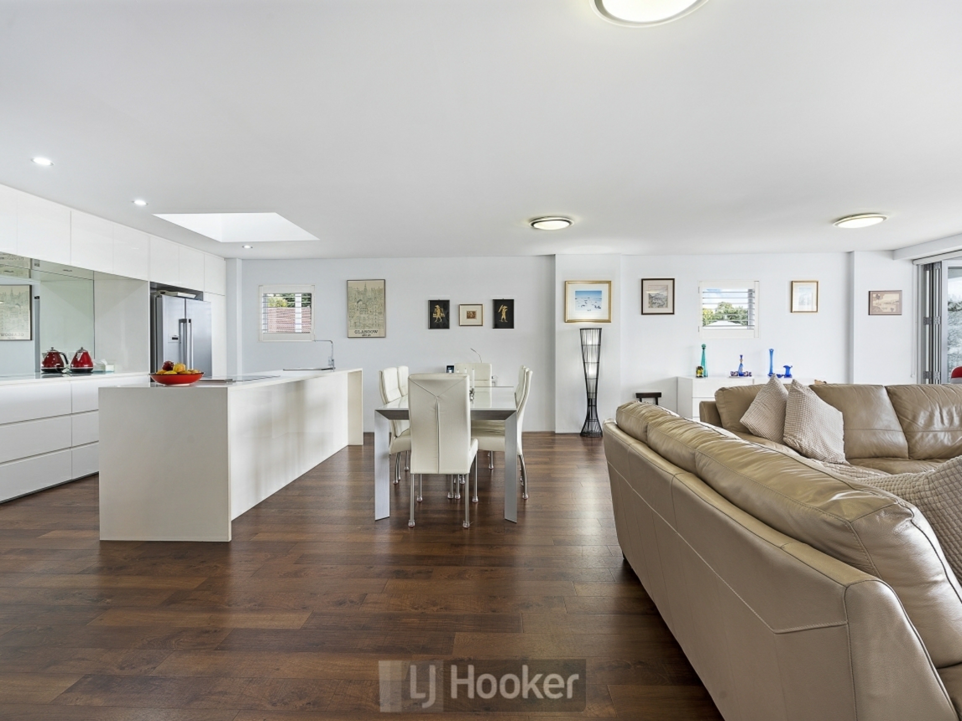 15/100 Brighton Avenue, TORONTO