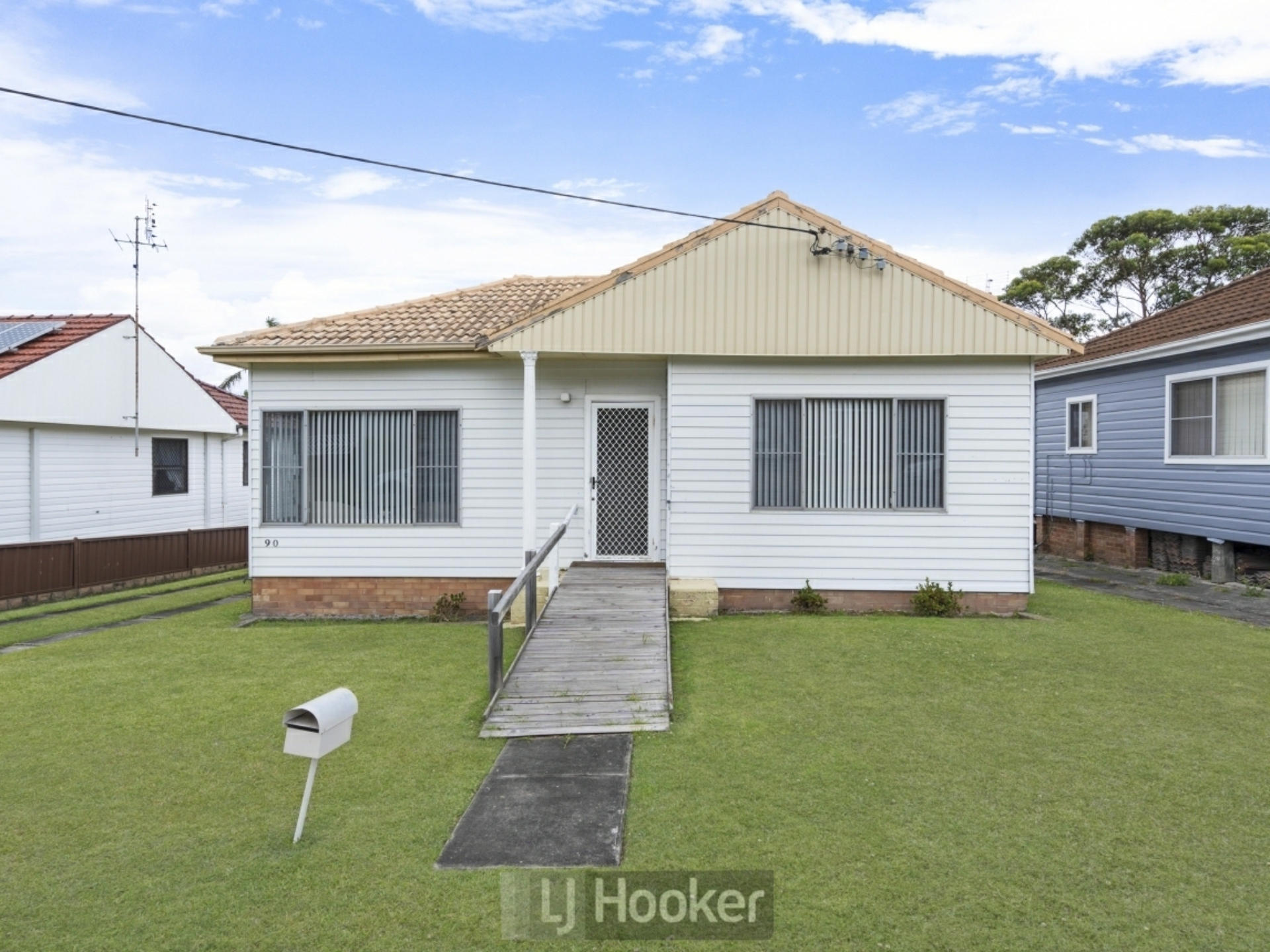 90 Berkeley Street Speers Point NSW Property Details LJ Hooker