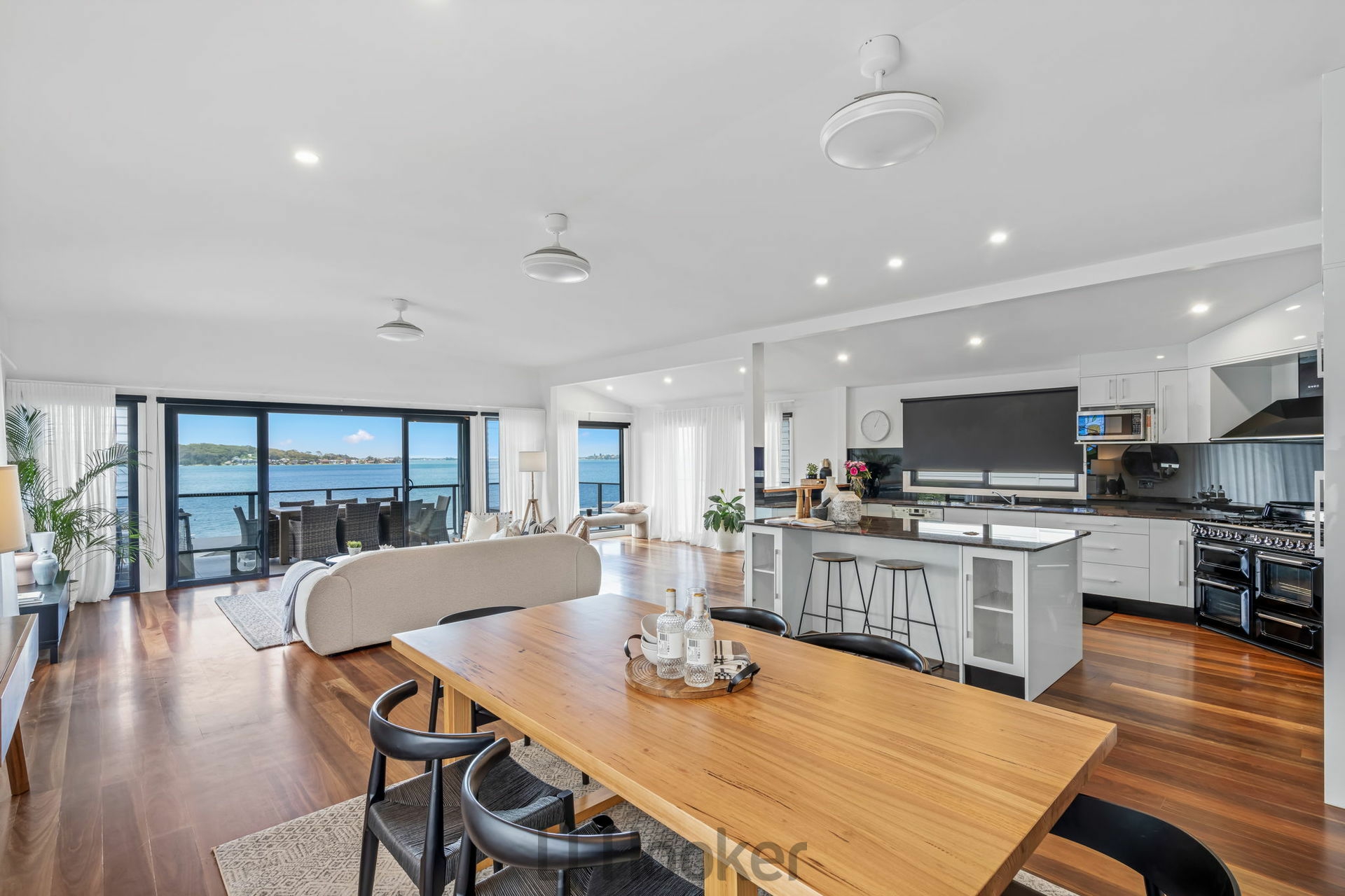 209 Fishing Point Road, FISHING POINT