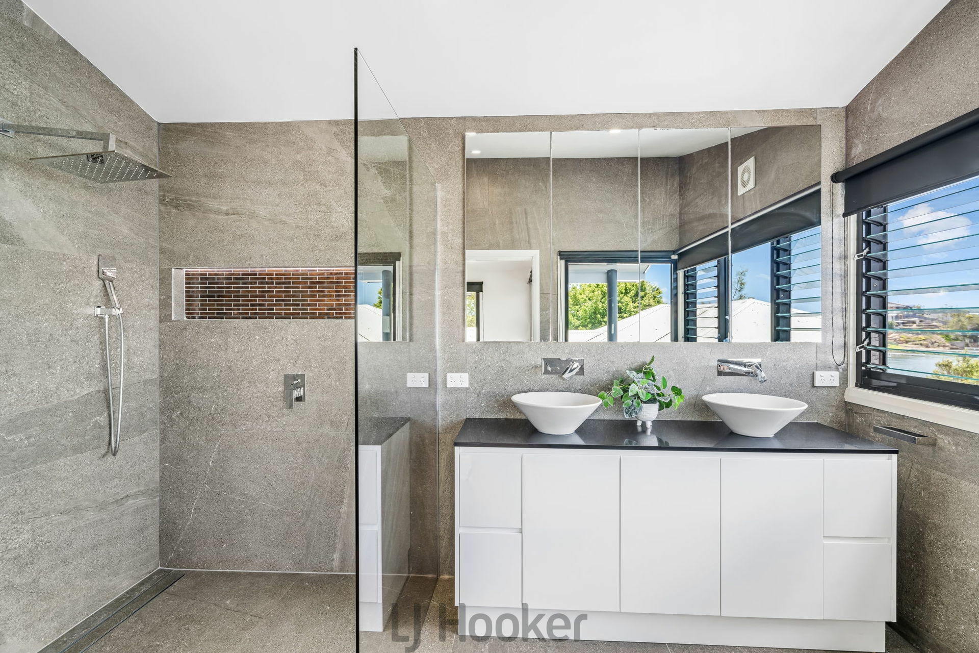 209 Fishing Point Road, FISHING POINT