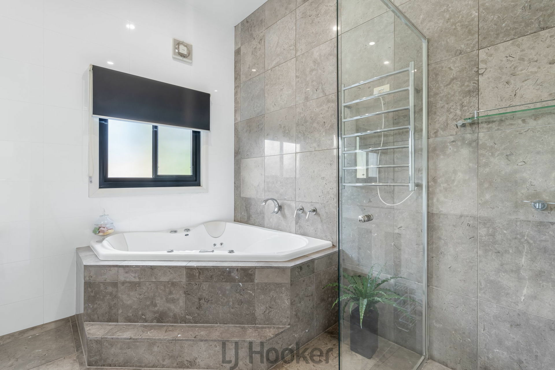 209 Fishing Point Road, FISHING POINT