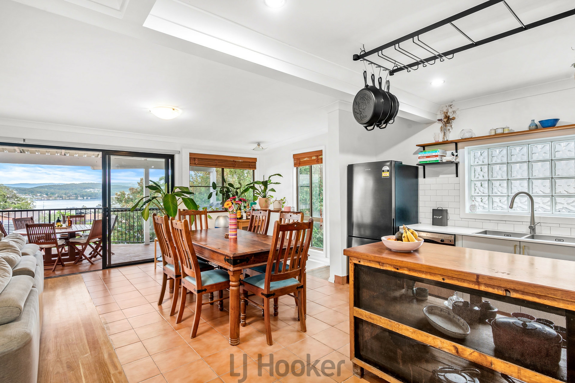 22 Speers Street Speers Point NSW Property Details LJ Hooker