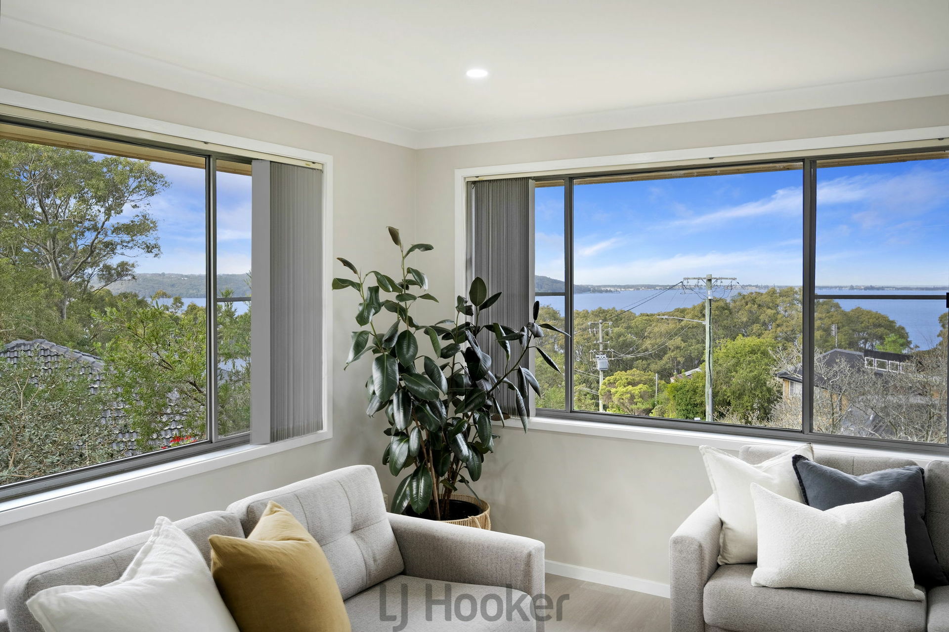16 The Quarterdeck, CAREY BAY