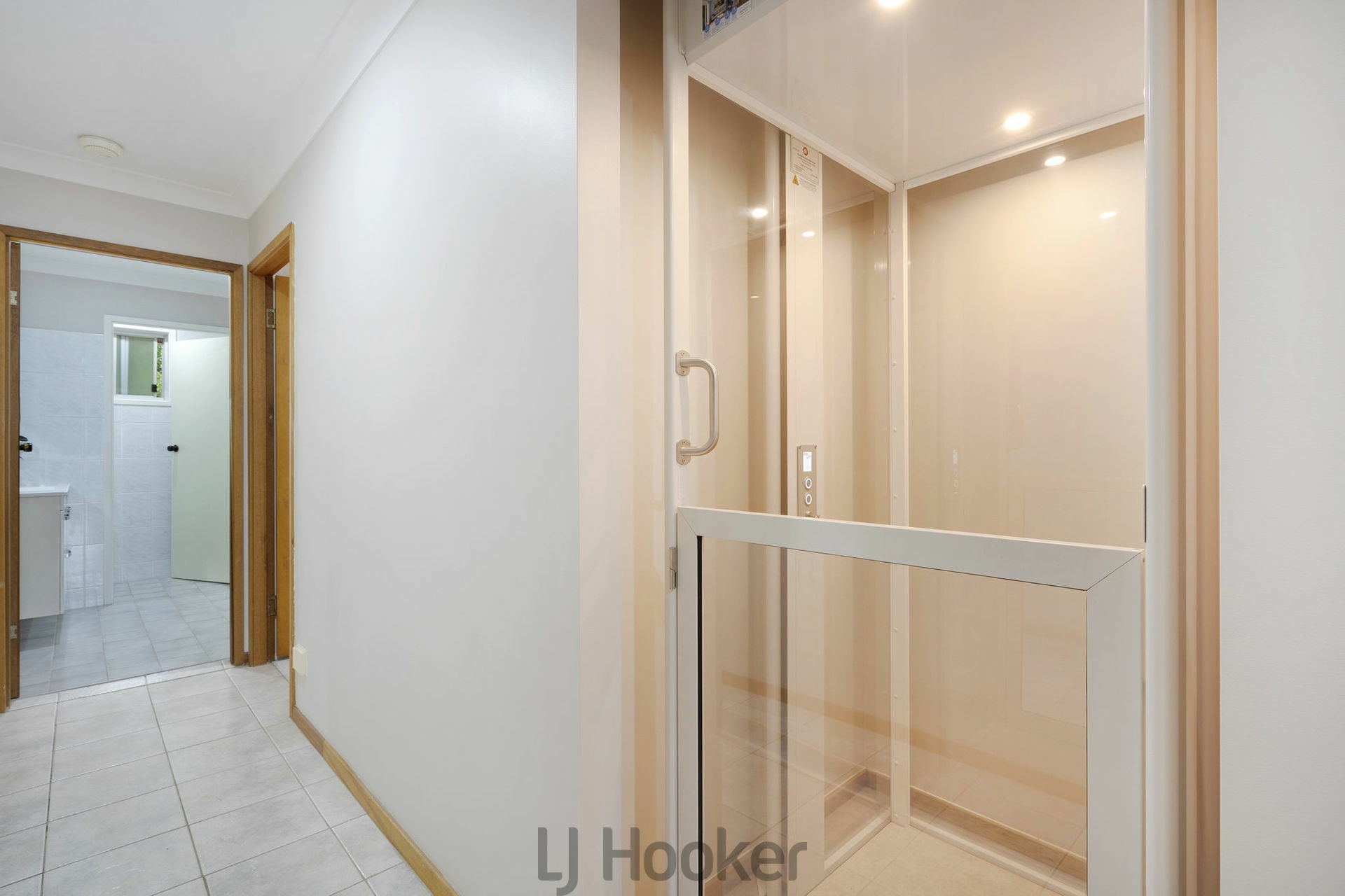 16 The Quarterdeck, CAREY BAY