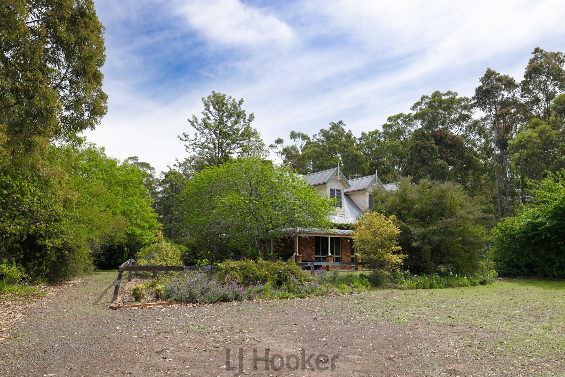 15 Mill Lane, QUORROBOLONG