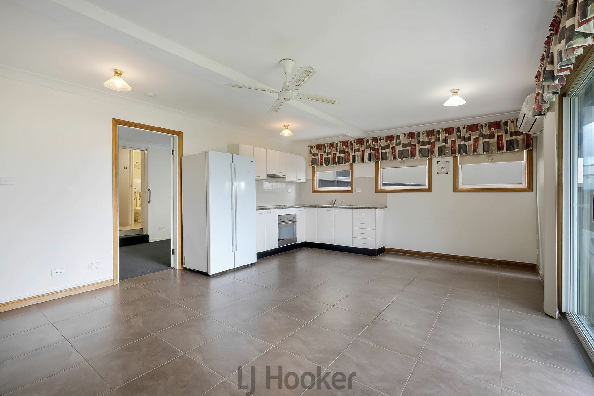 8 Berkeley Street, SPEERS POINT