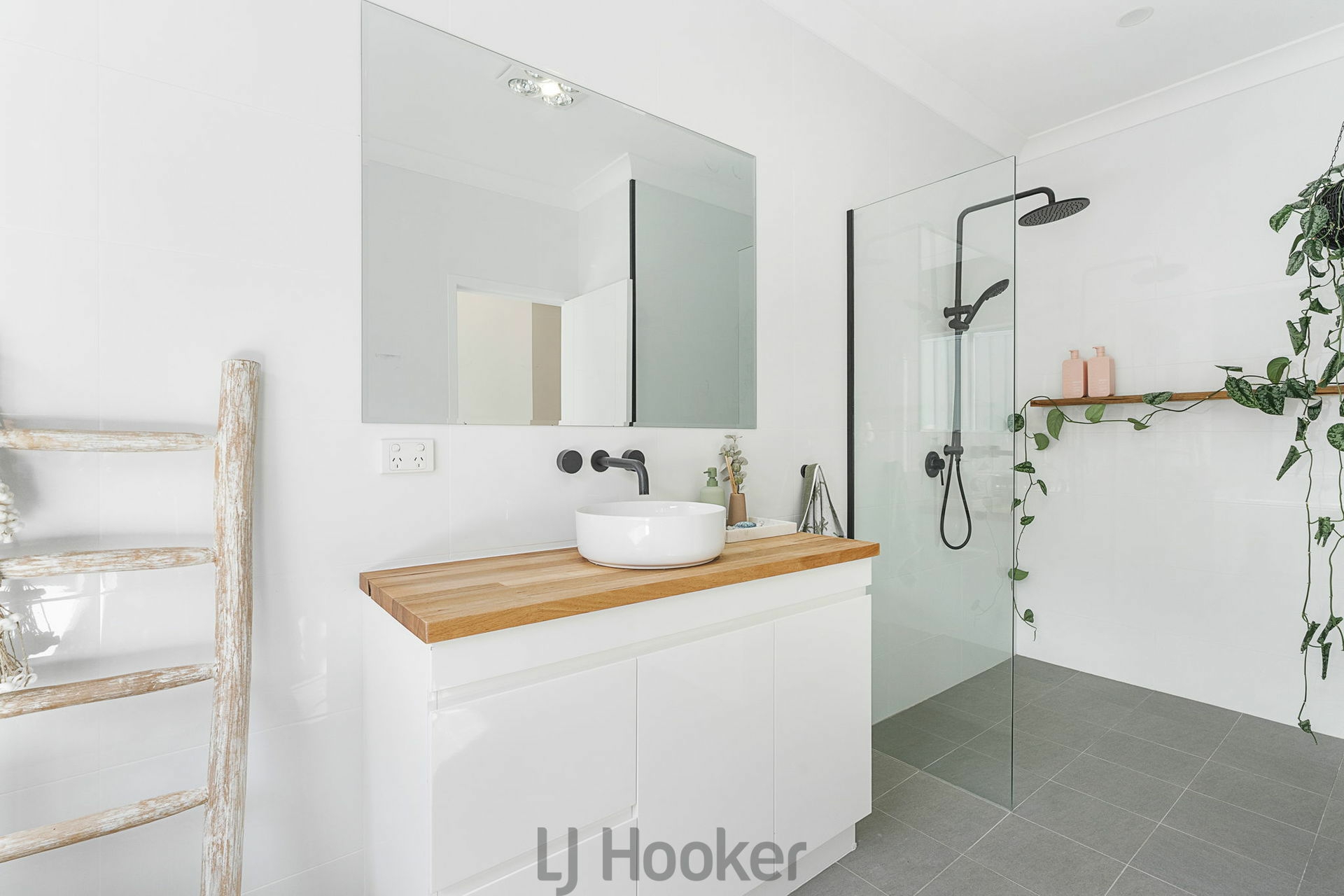 40 Todmorden Road, BUTTABA