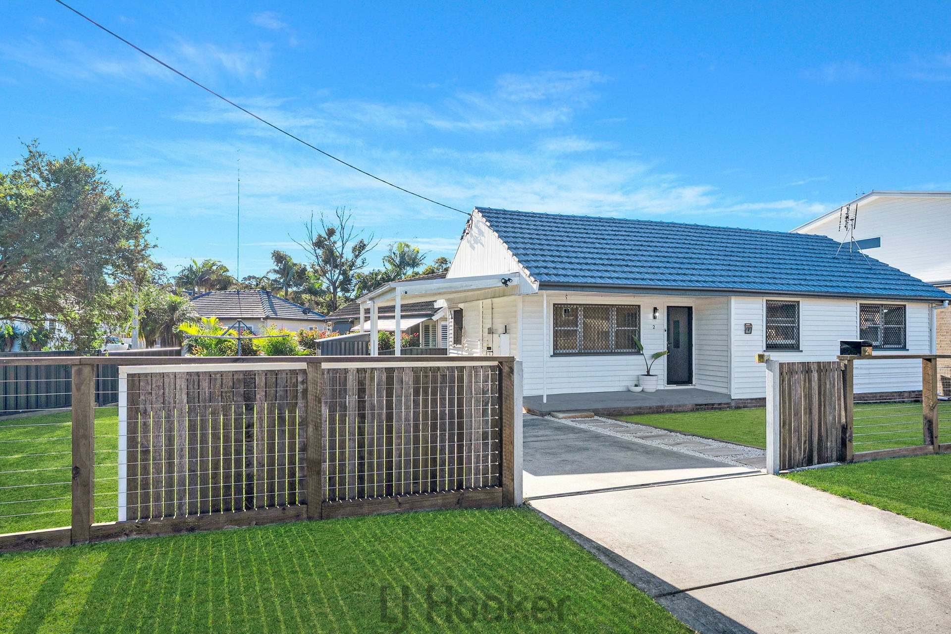 2 Alexander Street, MOUNT HUTTON
