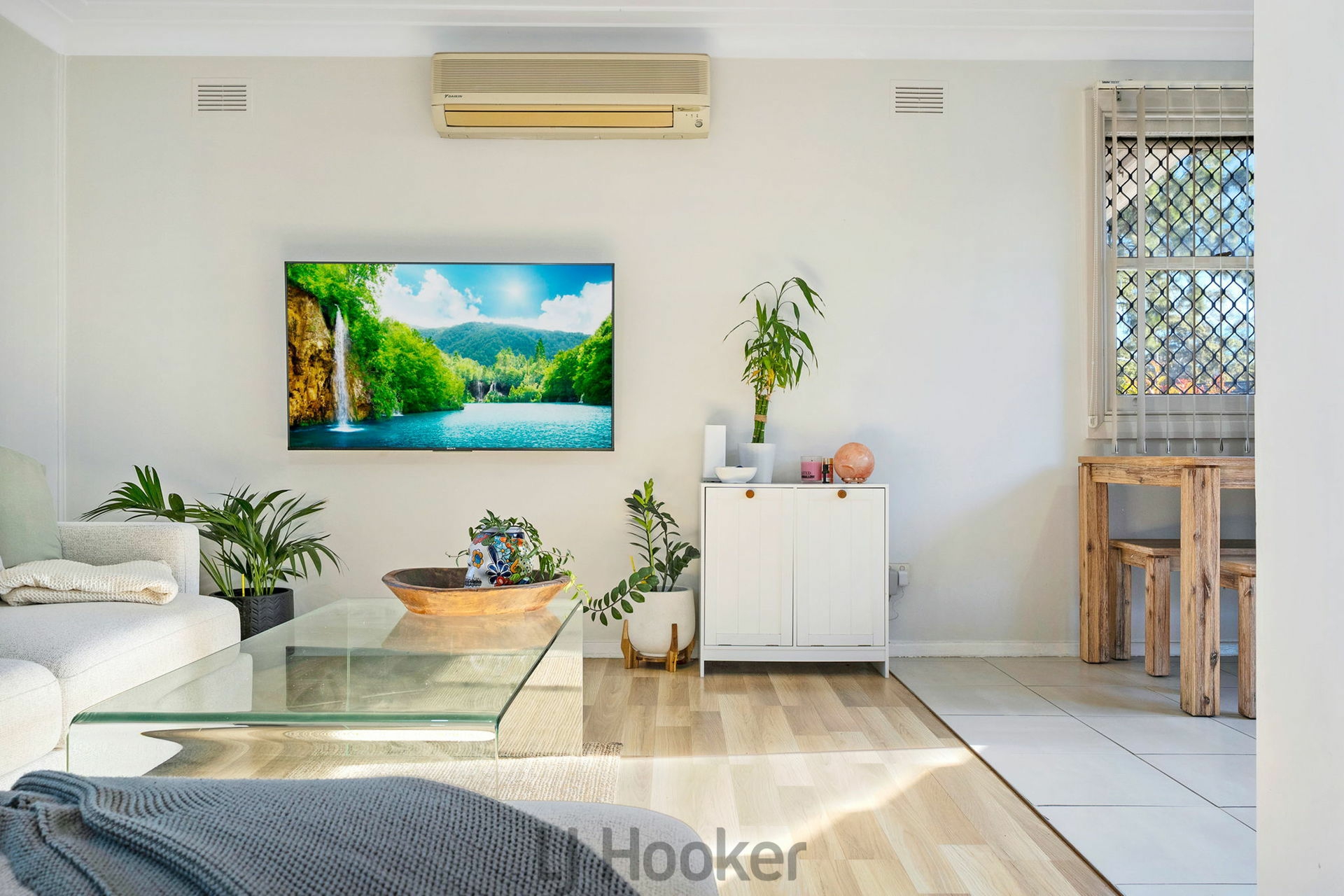 2 Alexander Street, MOUNT HUTTON