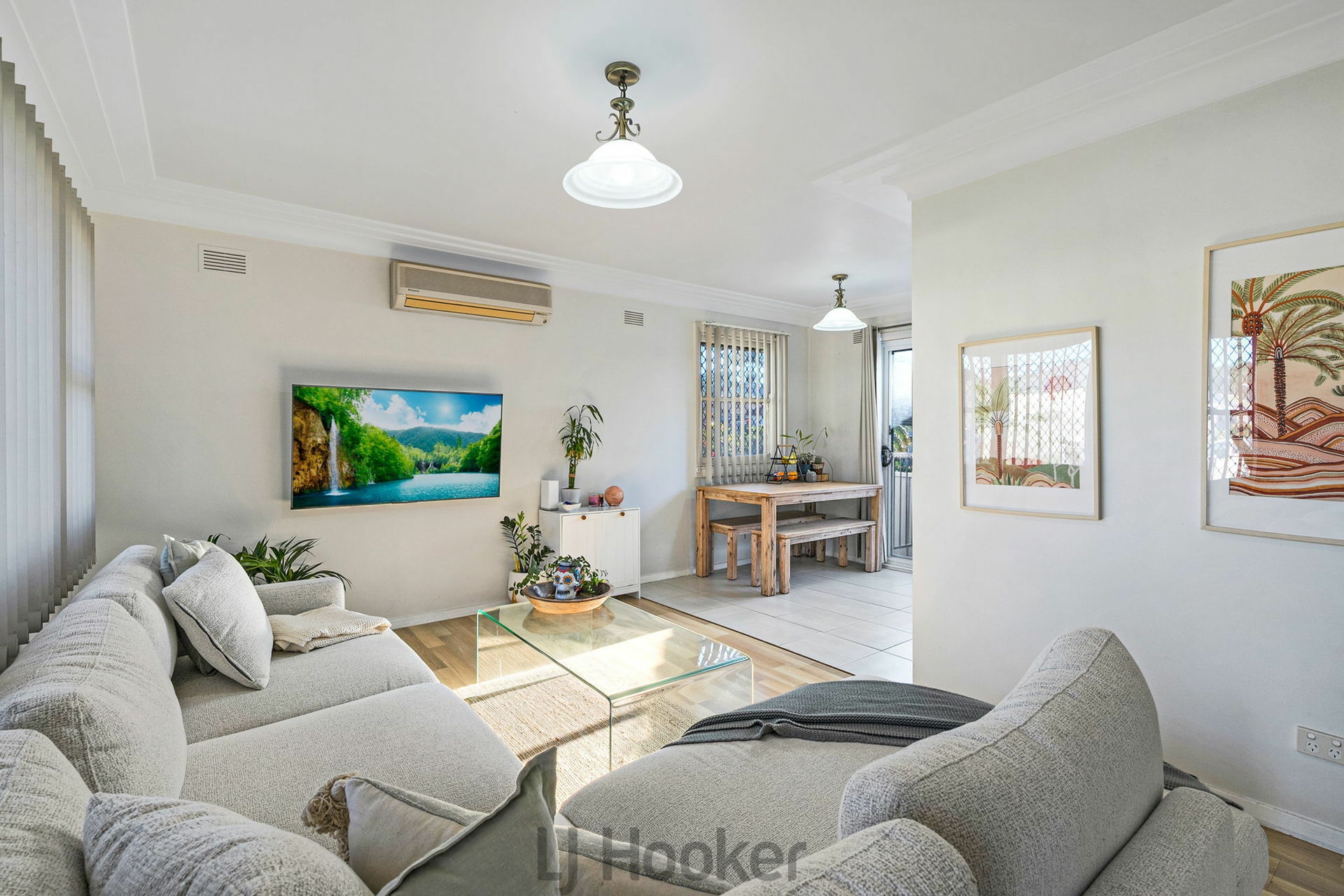 2 Alexander Street, MOUNT HUTTON