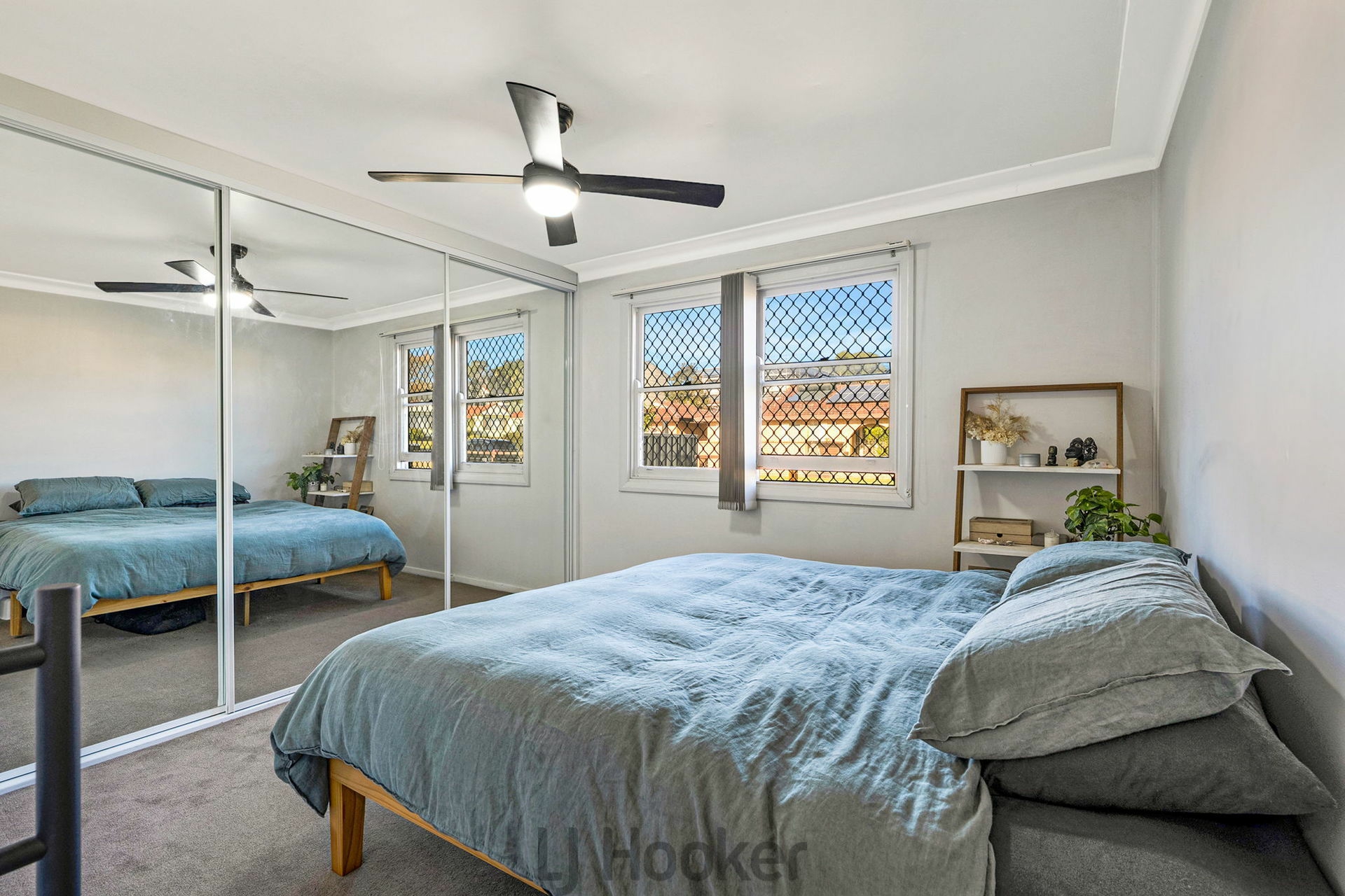 2 Alexander Street, MOUNT HUTTON