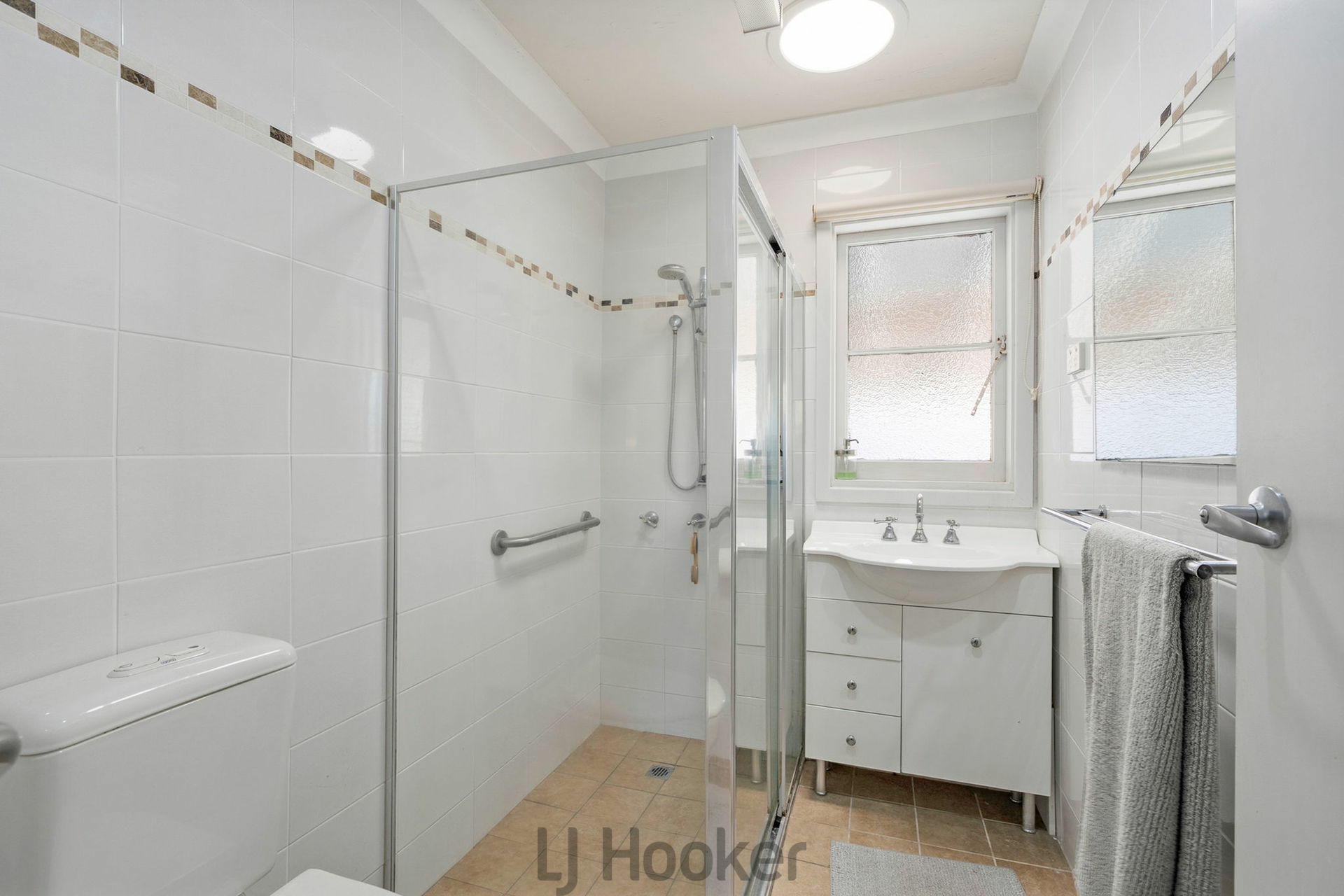 2 Alexander Street, MOUNT HUTTON