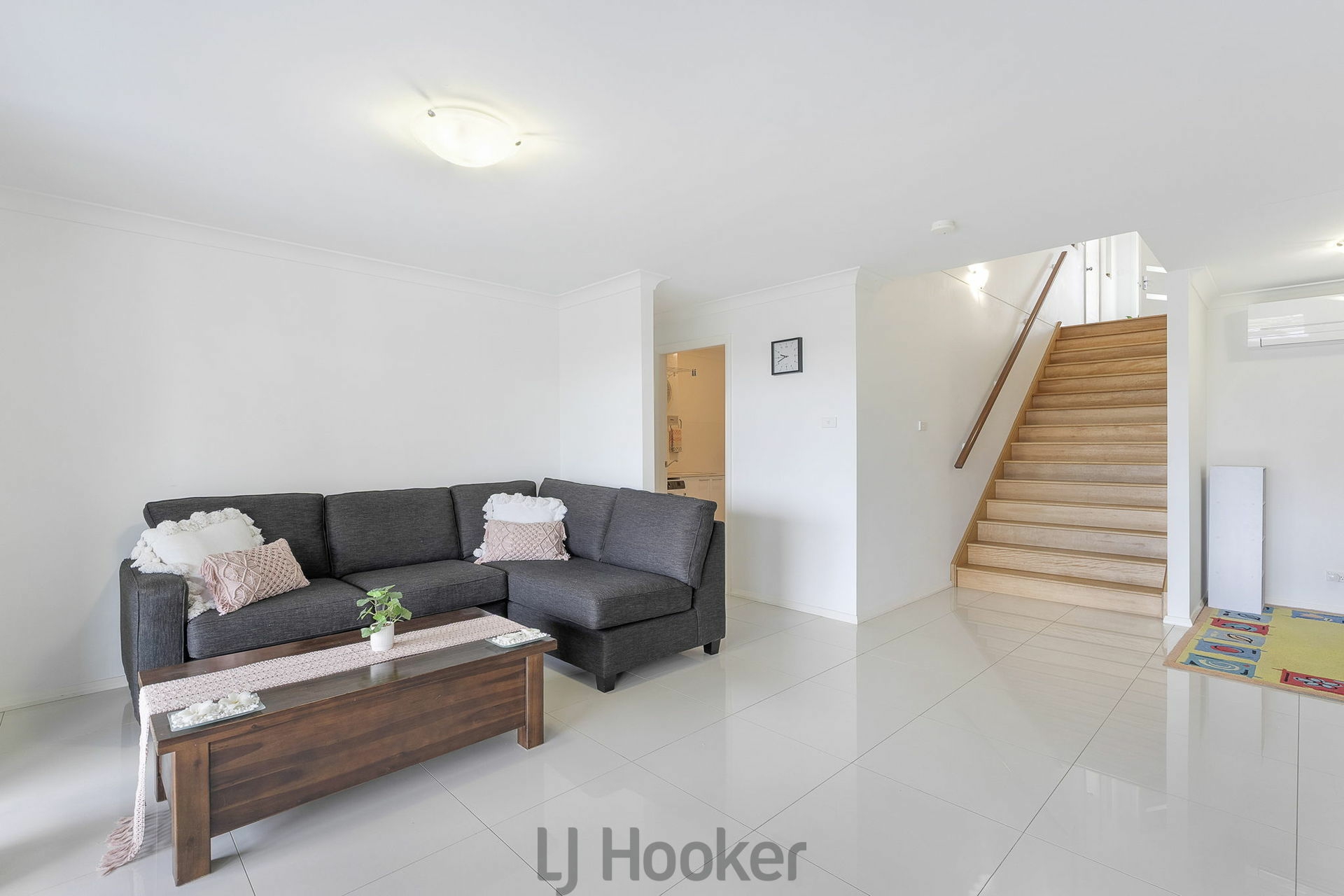 1 Ealing Crescent — photo 19 of 30