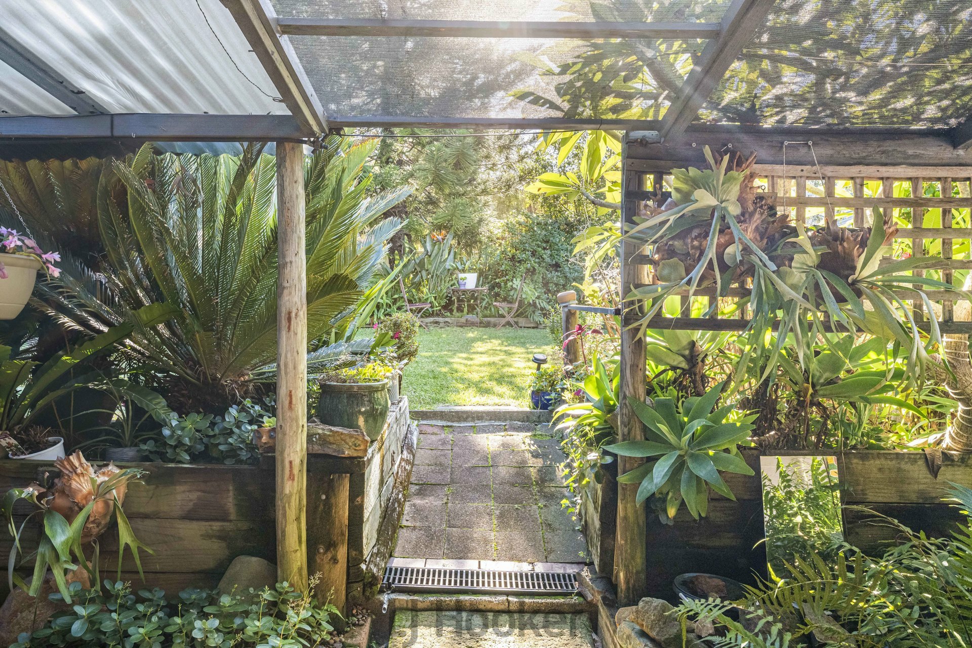 5 Hampstead Way — photo 4 of 18