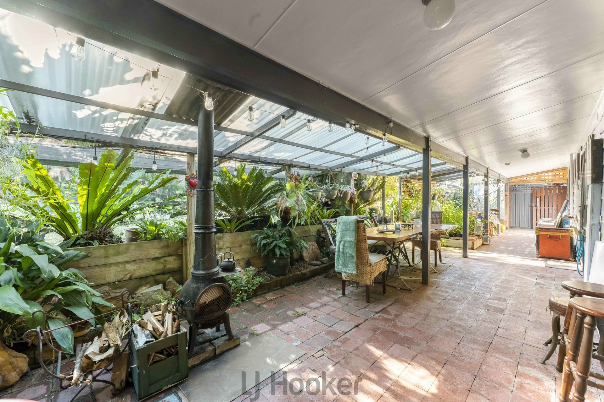 5 Hampstead Way — photo 9 of 18