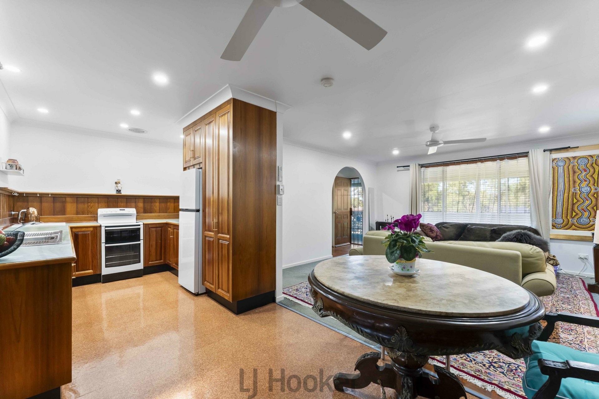 5 Hampstead Way — photo 13 of 18