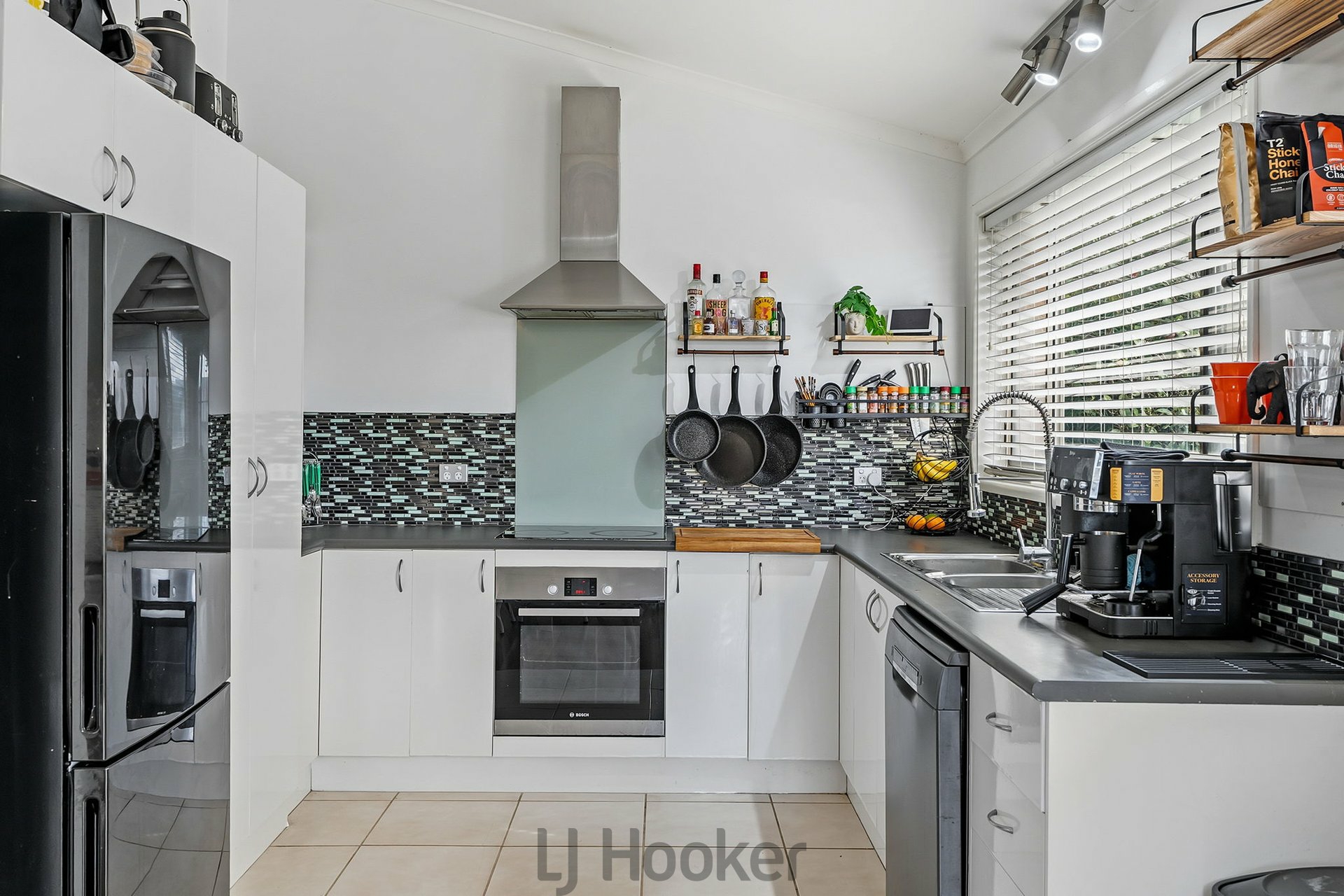 34a Thompson Road — photo 4 of 17