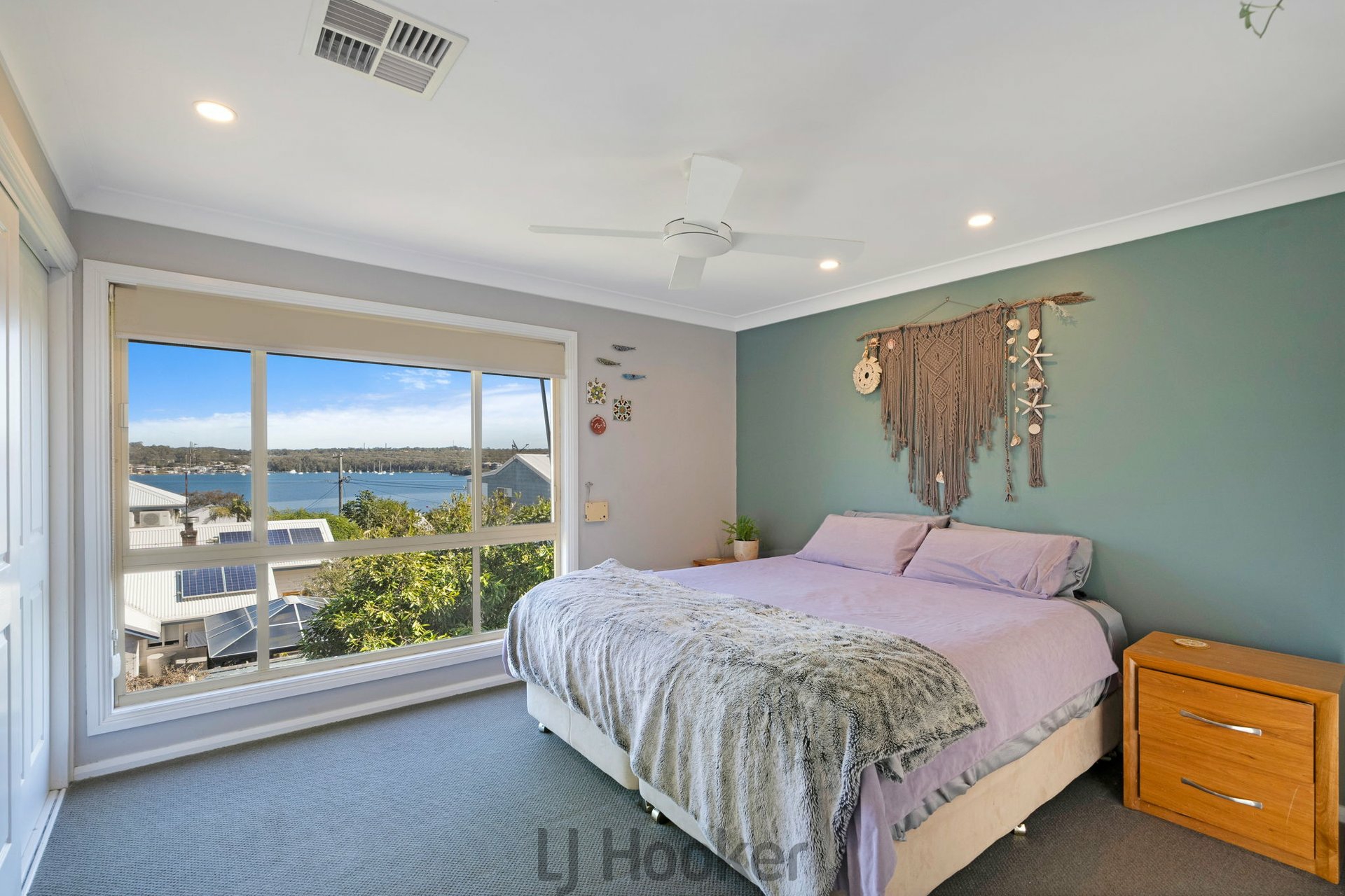 72 Alkrington Avenue — photo 8 of 27