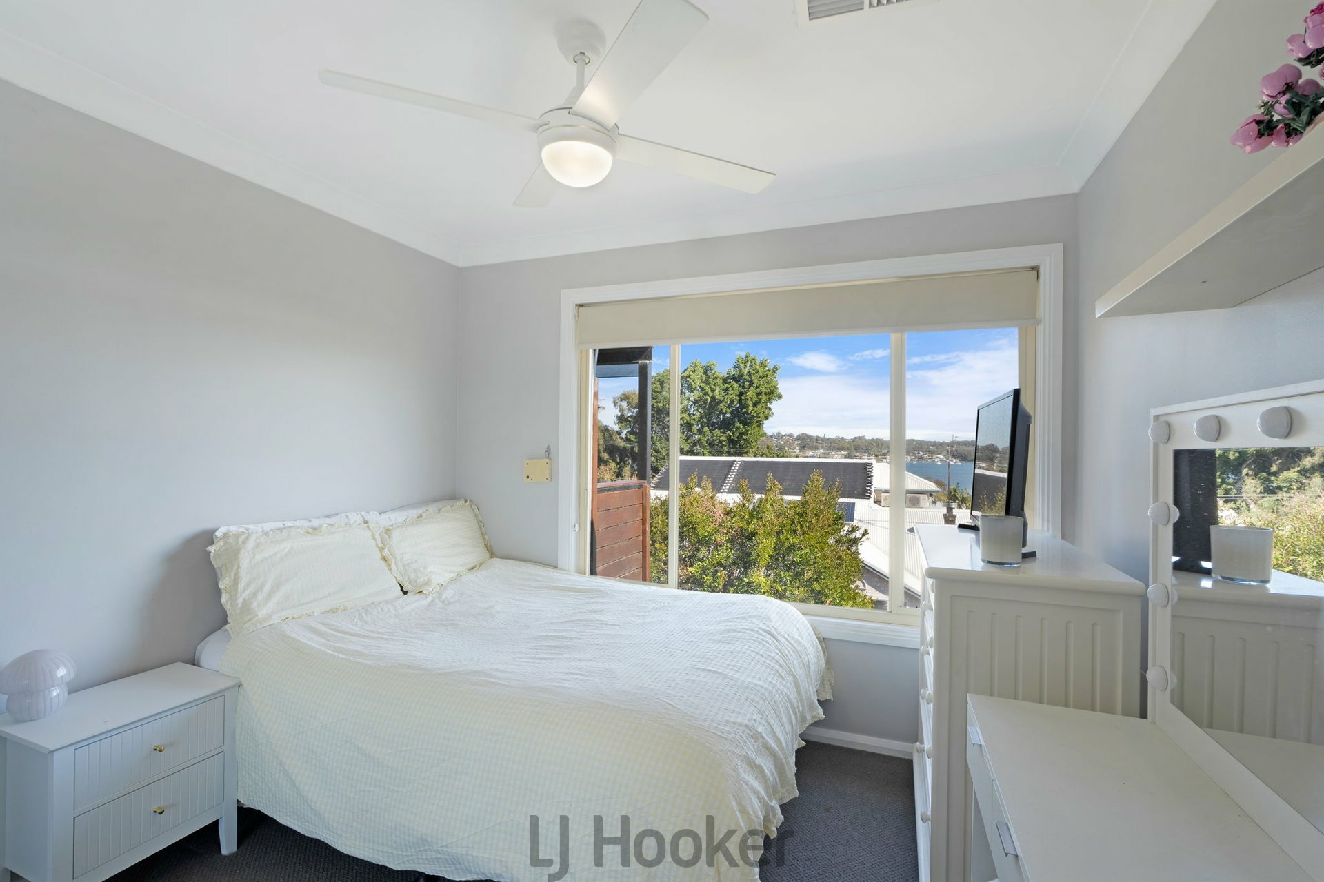 72 Alkrington Avenue — photo 13 of 27