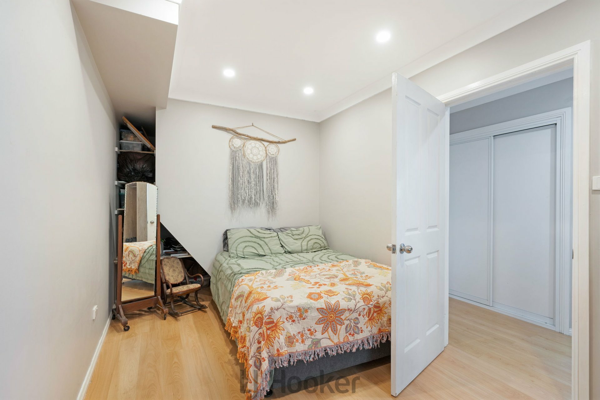 72 Alkrington Avenue — photo 20 of 27