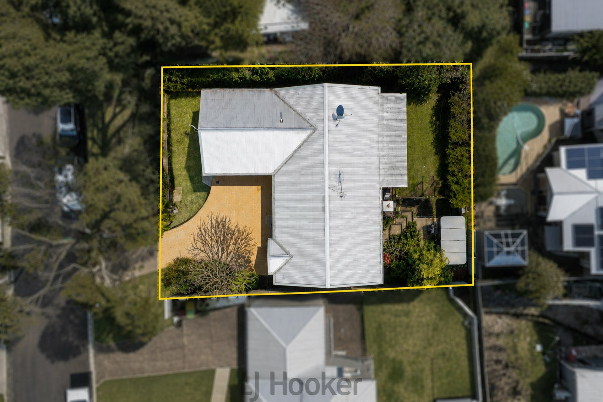 72 Alkrington Avenue — photo 27 of 27