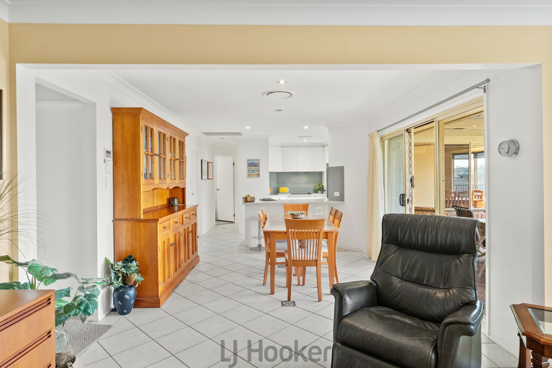 19 Peppertree Circuit — photo 4 of 26