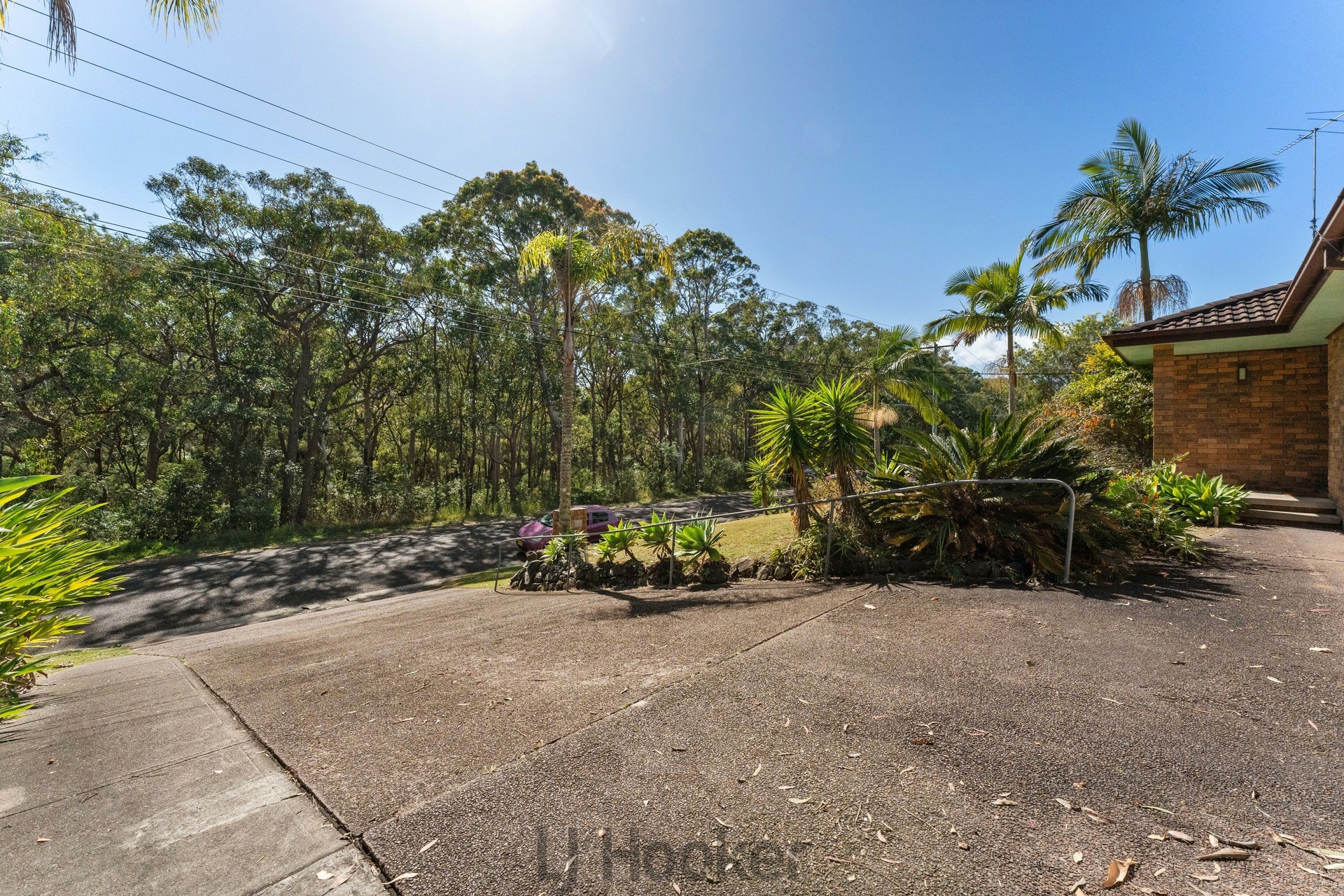 17 Oakwood Road — photo 2 of 15
