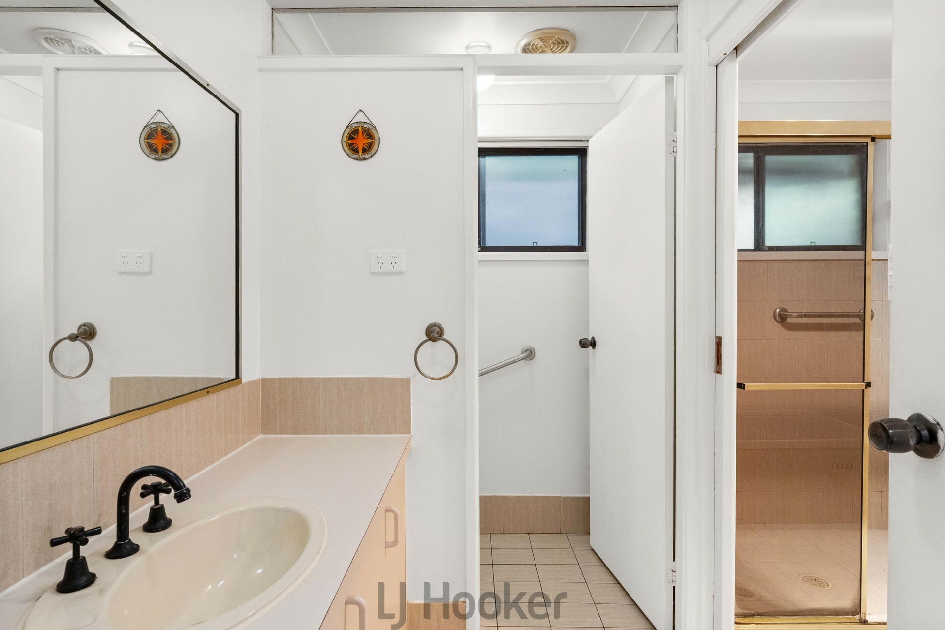 17 Oakwood Road — photo 10 of 15