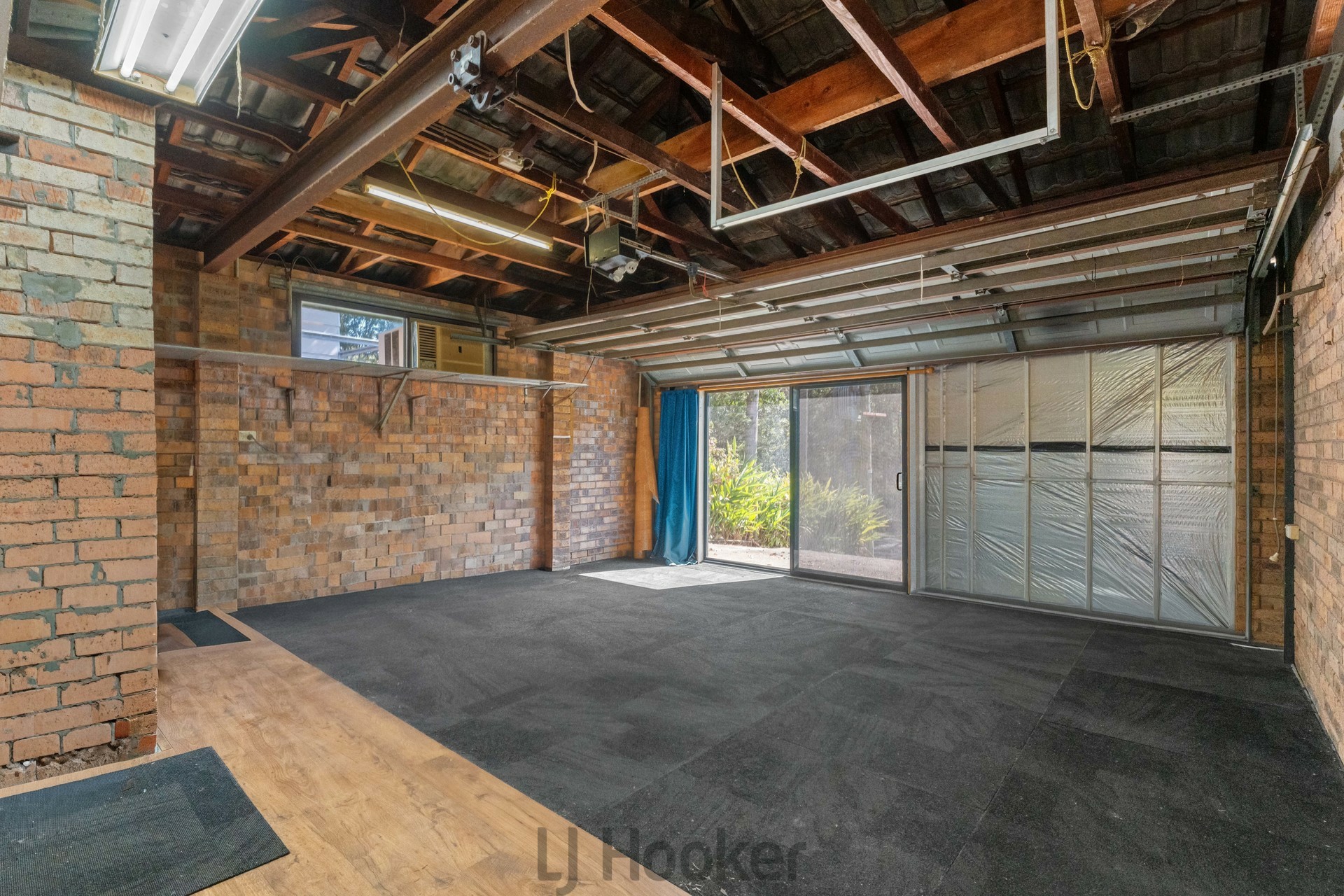 17 Oakwood Road — photo 12 of 15