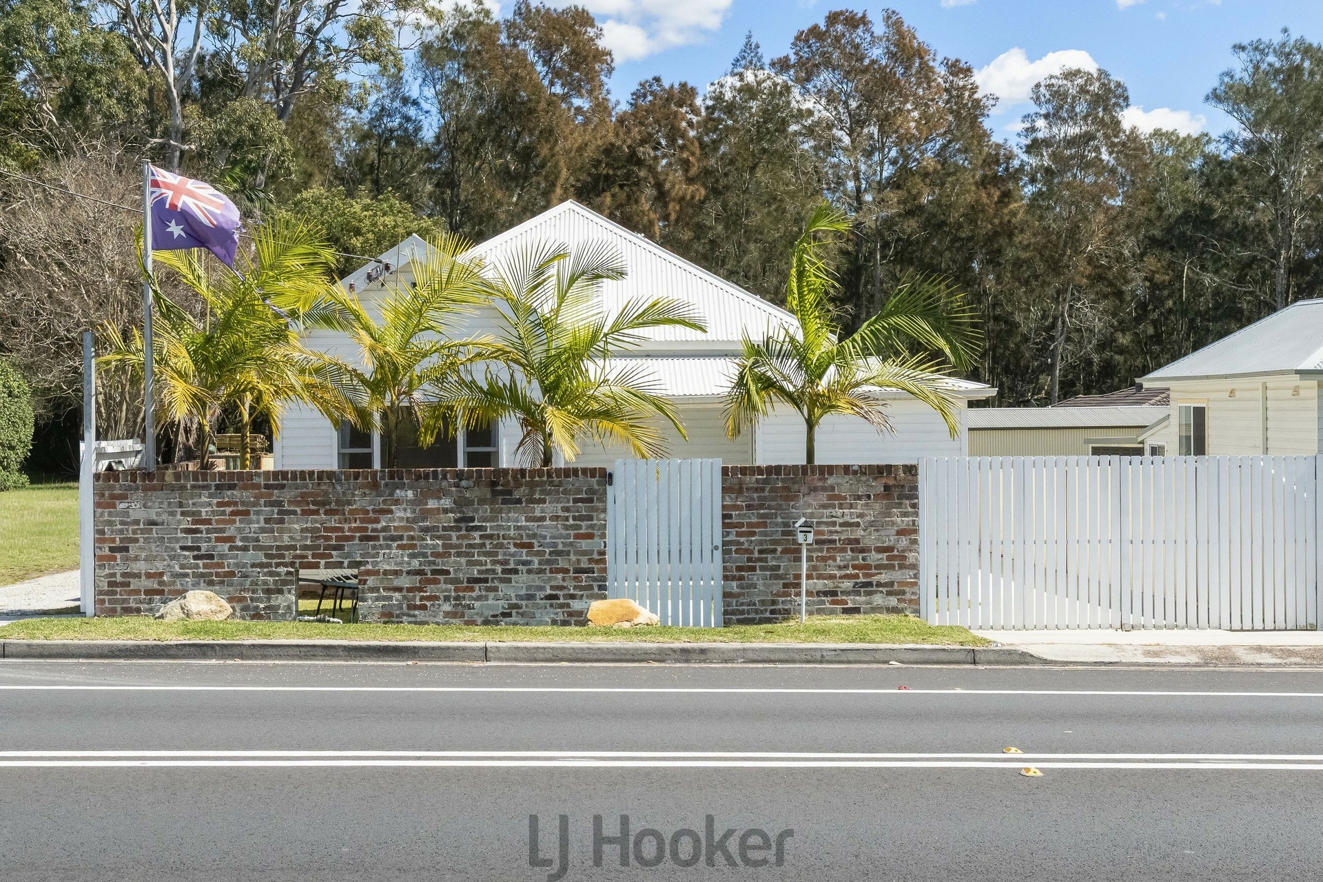 3 Anzac Parade — photo from LJ Hooker Lake Macquarie