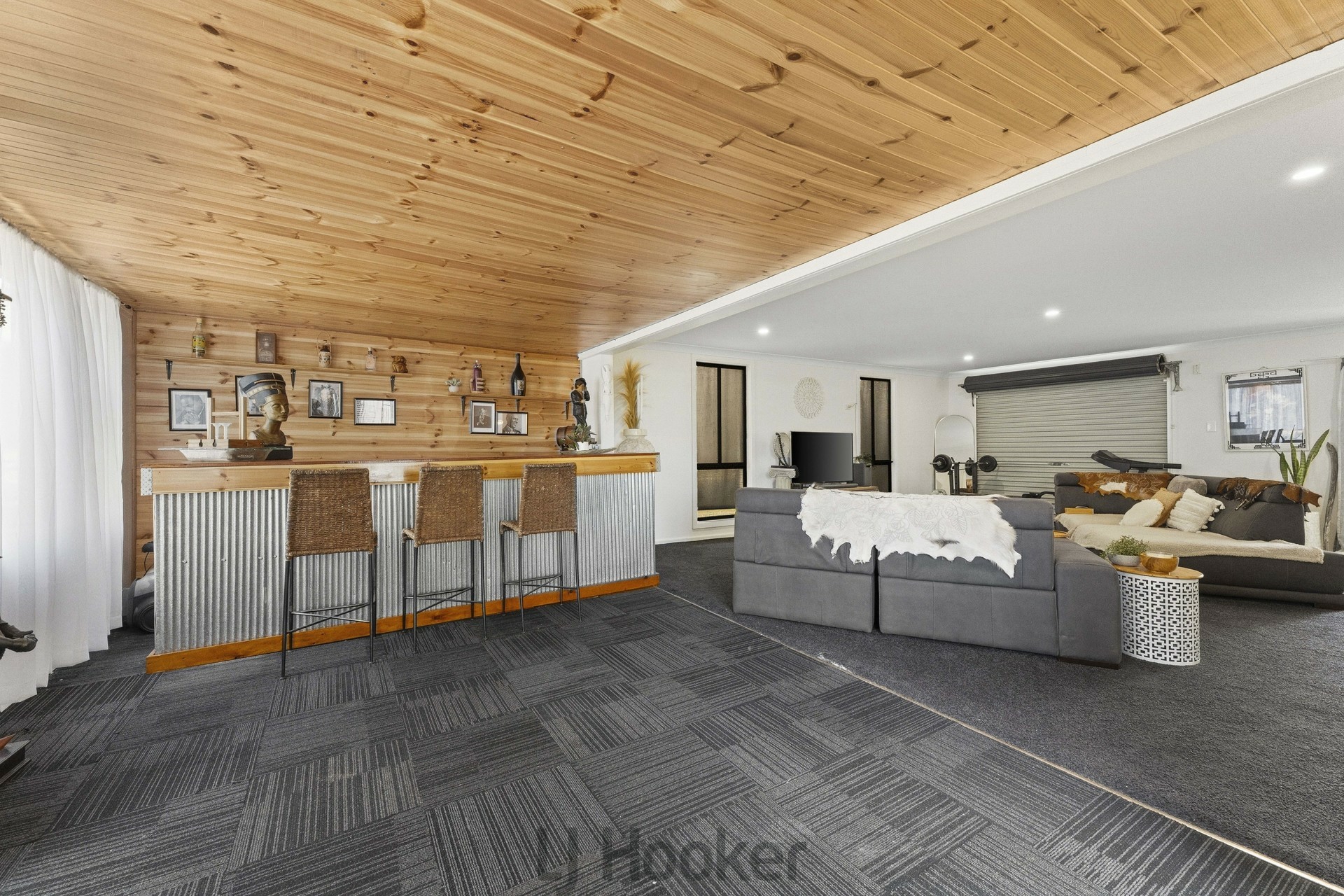 5 Evesham Close — photo from LJ Hooker Lake Macquarie