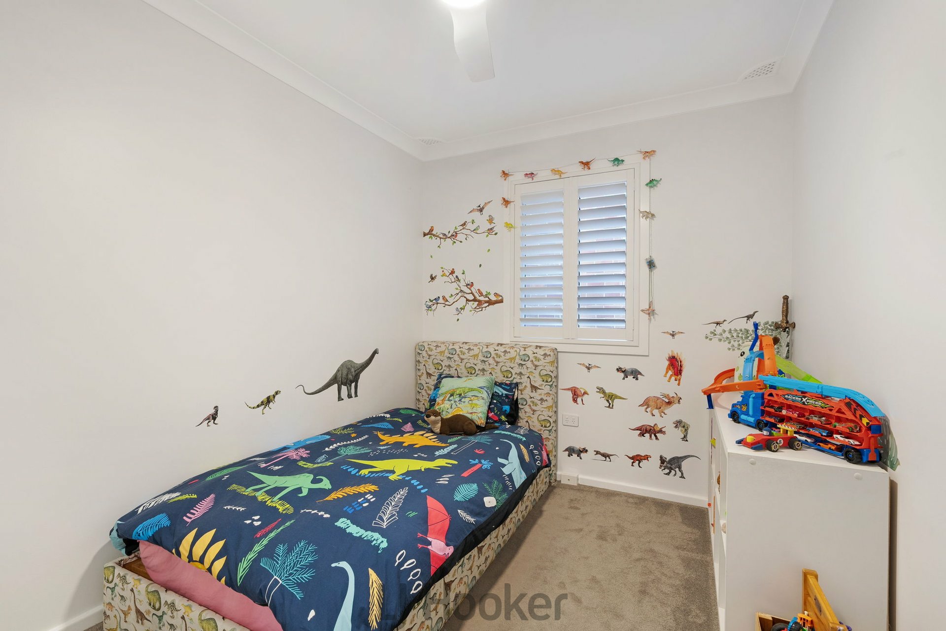 33 Barina Avenue — photo 15 of 30
