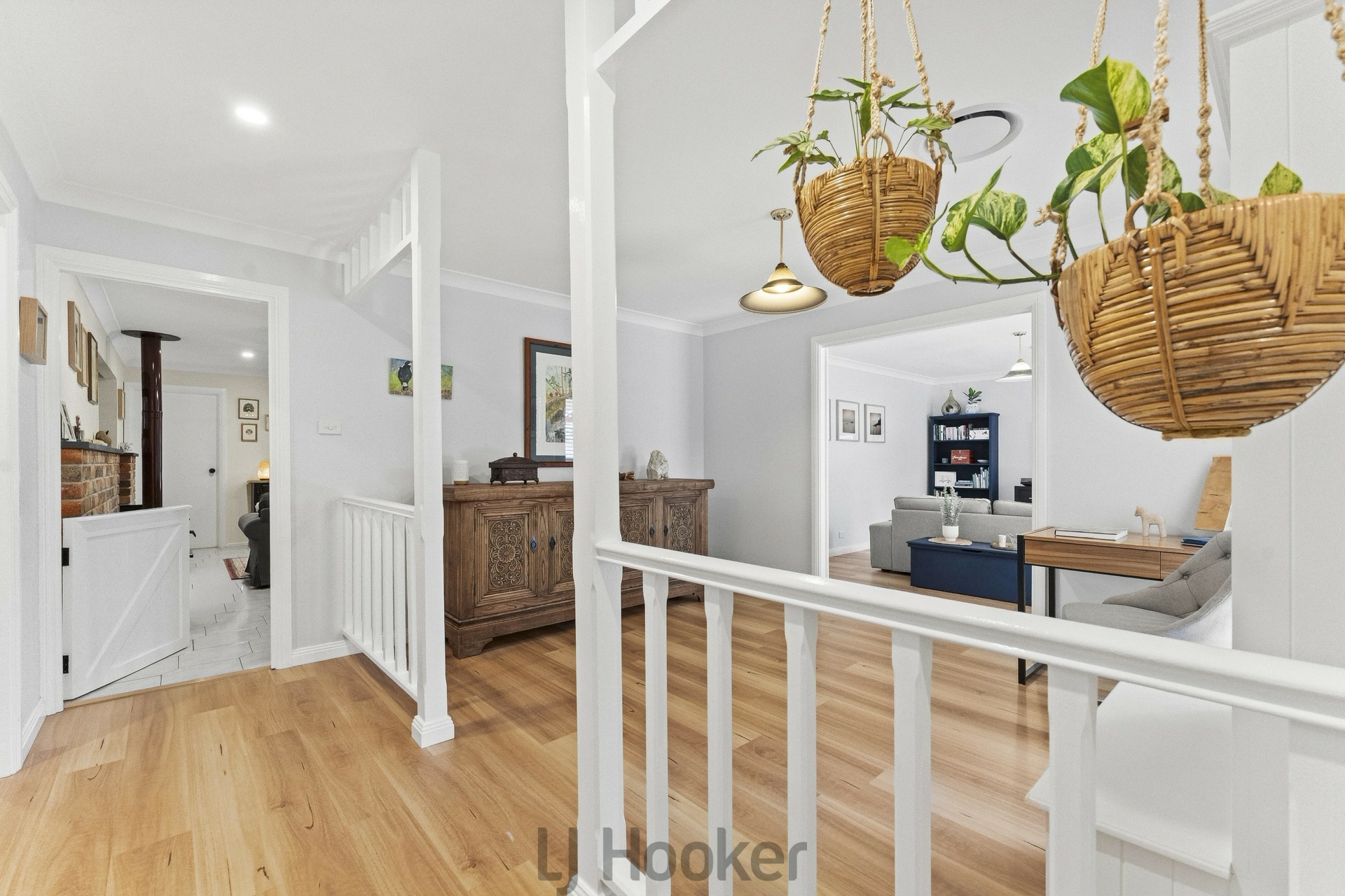18 Hampstead Way — photo 3 of 30