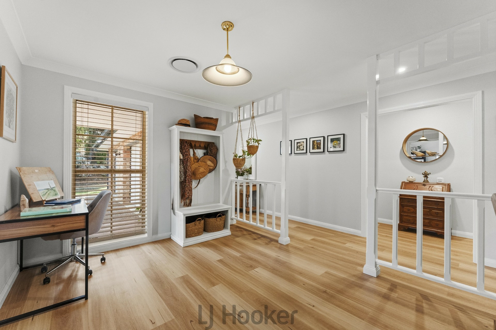 18 Hampstead Way — photo 4 of 30