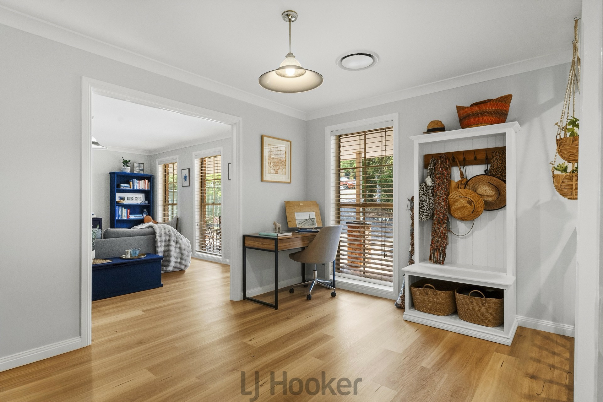 18 Hampstead Way — photo 5 of 30